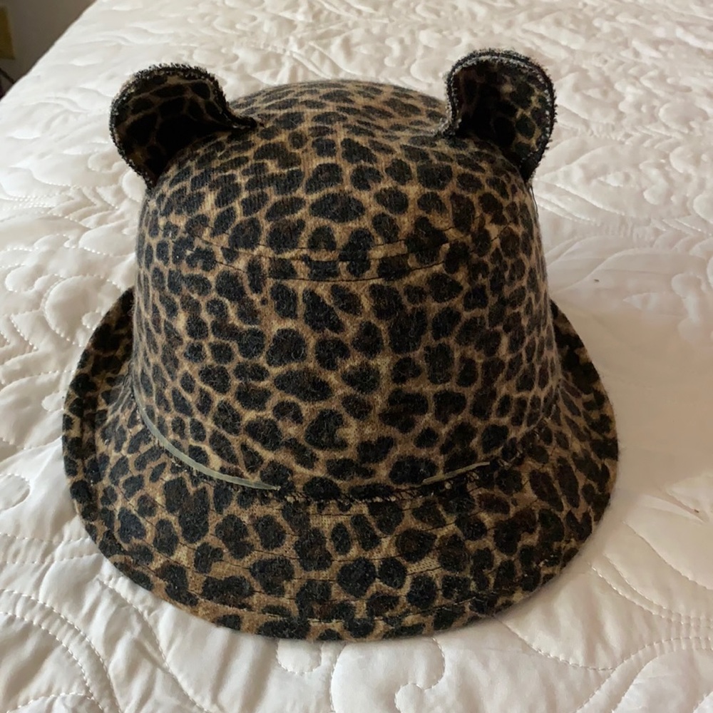 Cheetah bucket hat
